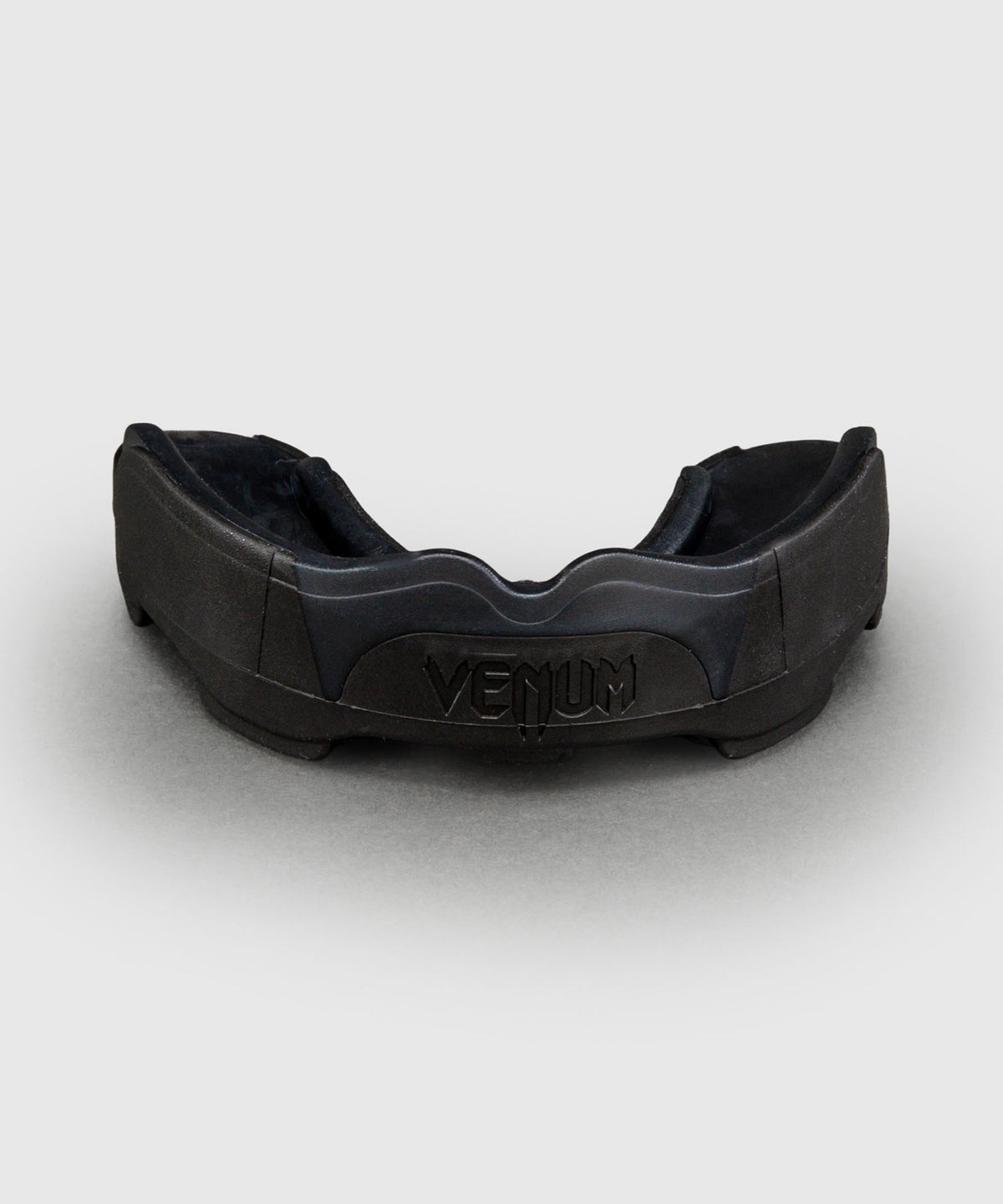 Venum Predator Paradenti – Nero/Nero/Rosso