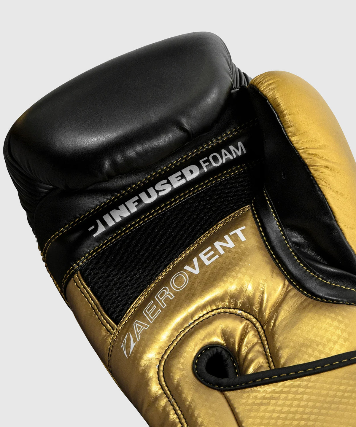 Title Boxing Infused Foam Interrogate 2.0 Boxhandschuhe - Gold/Schwarz