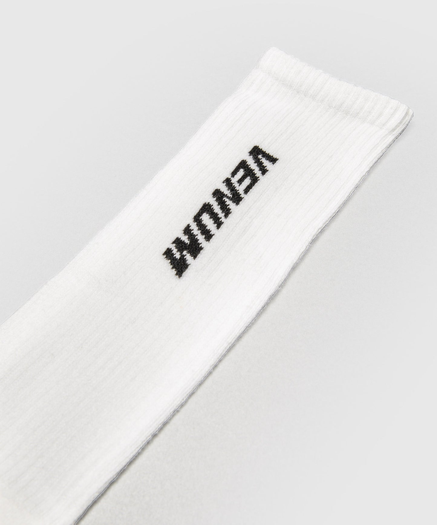 Chaussettes mi-longues Venum Essential – Blanc/Noir