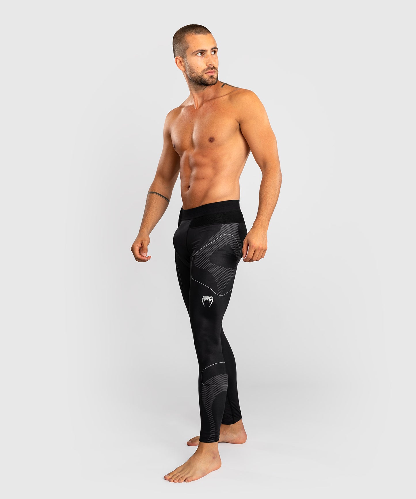 Venum Nexus Pantalones Ajustados – Negro/Plata