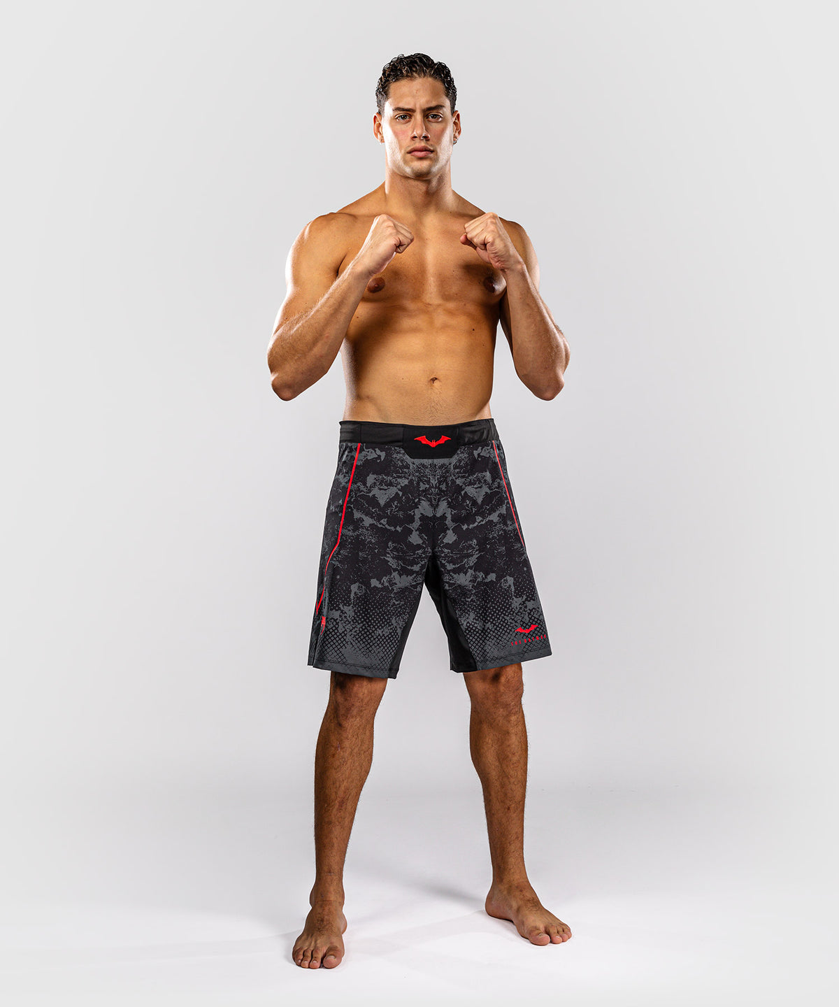 Venum x Batman Fightshorts - Schwarz/Grau/Rot