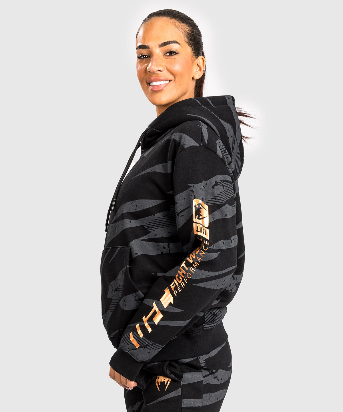 UFC Adrenaline by Venum Fight Week Felpa Con Cappuccio per Donna - Urban Camo