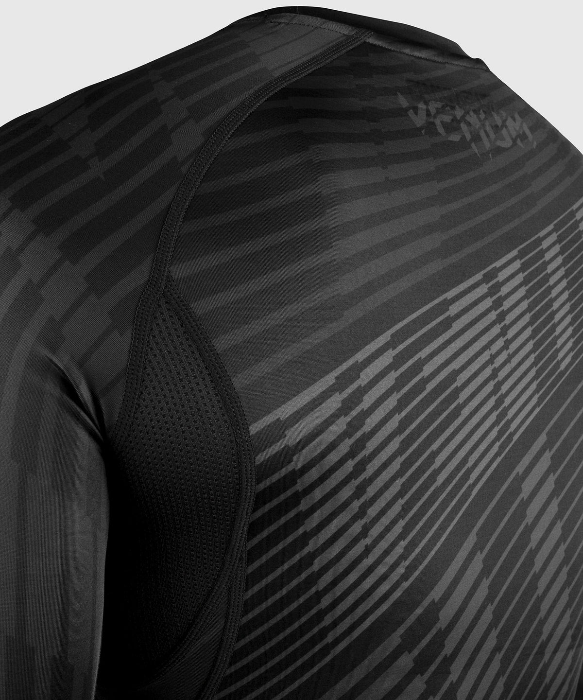 Venum Plasma Rashguard - Langarm - Schwarz/Schwarz