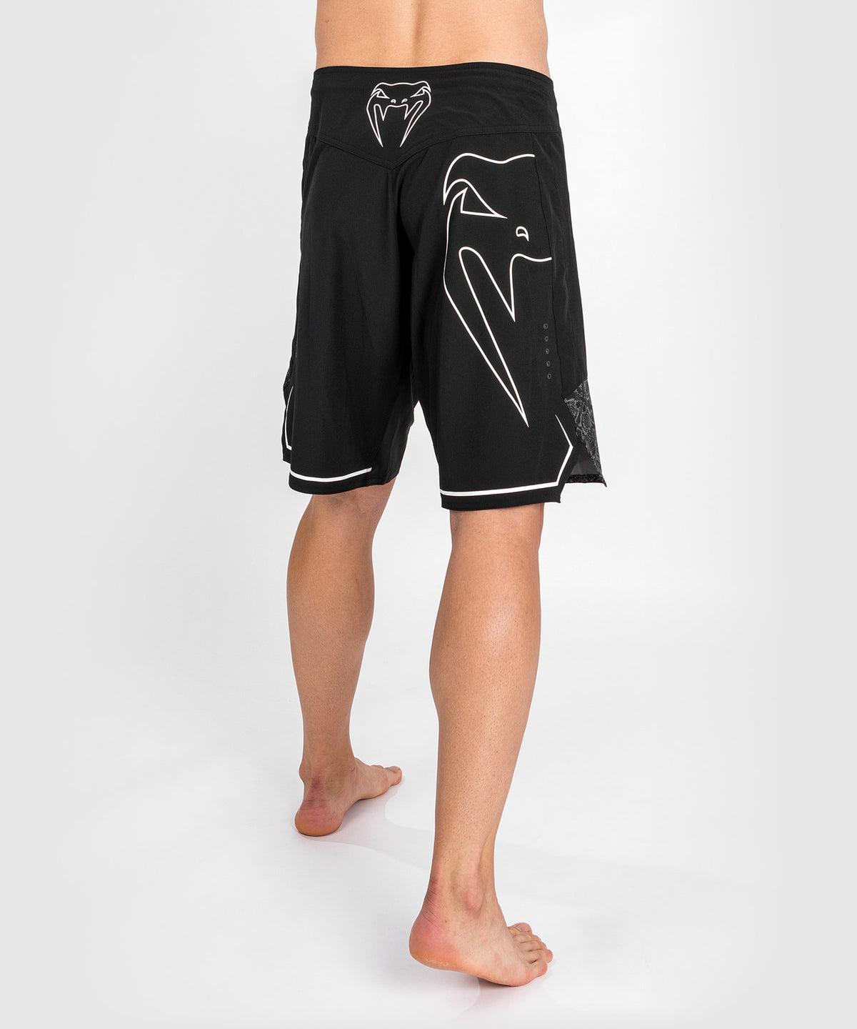 Pantaloncini da combattimento LIGHT 4.0 Venum - Nero/Bianco