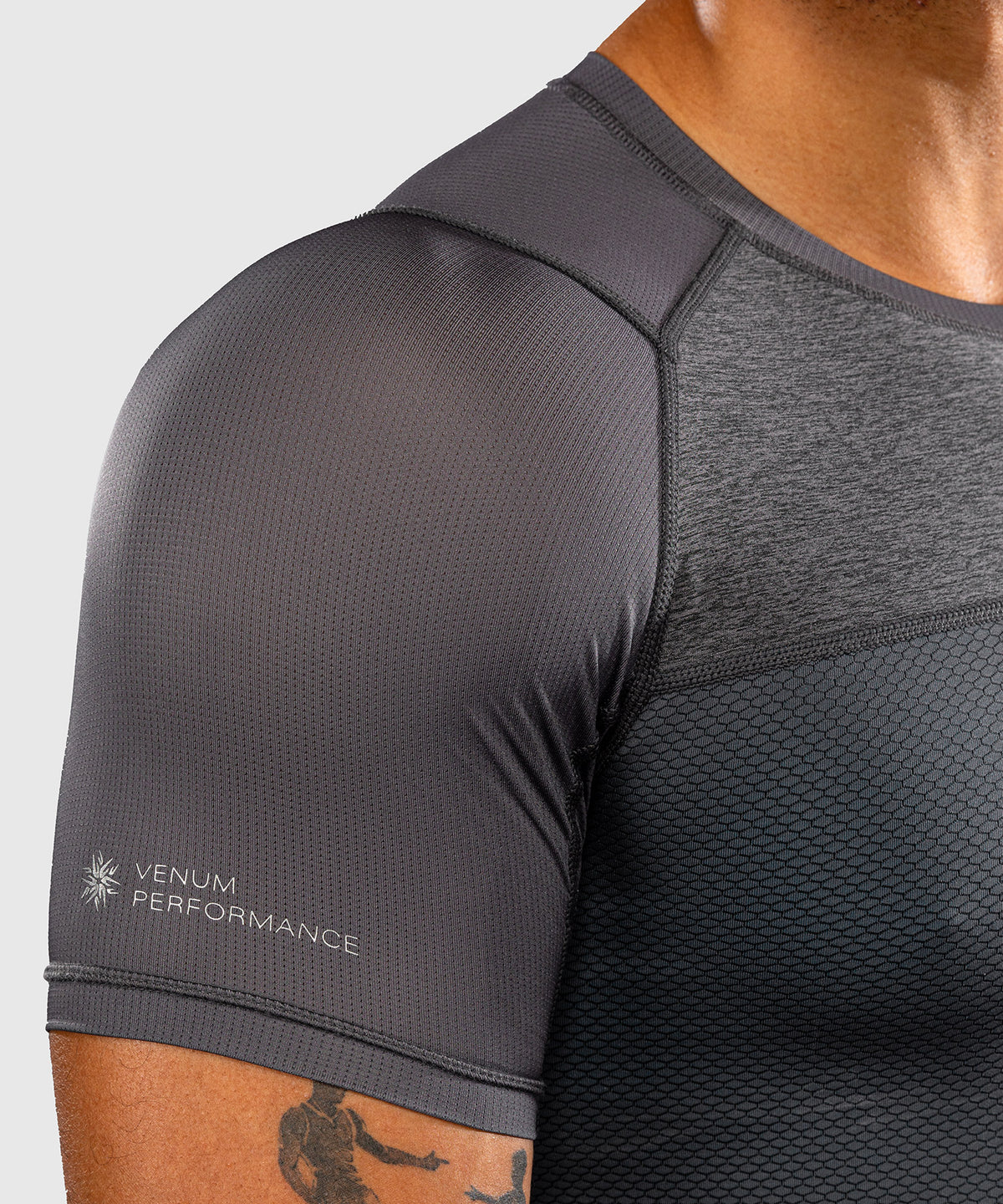 Venum G-Fit Scale Kurzarm-Rashguard - Grau