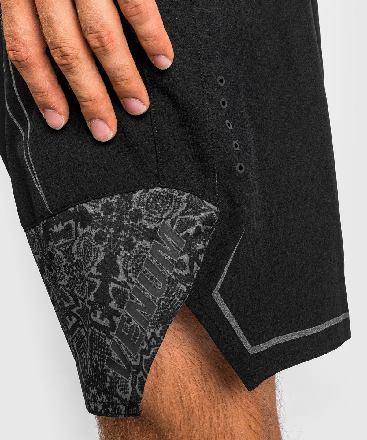 Venum Reflective MMA Short Light 4.0 - Black/Black