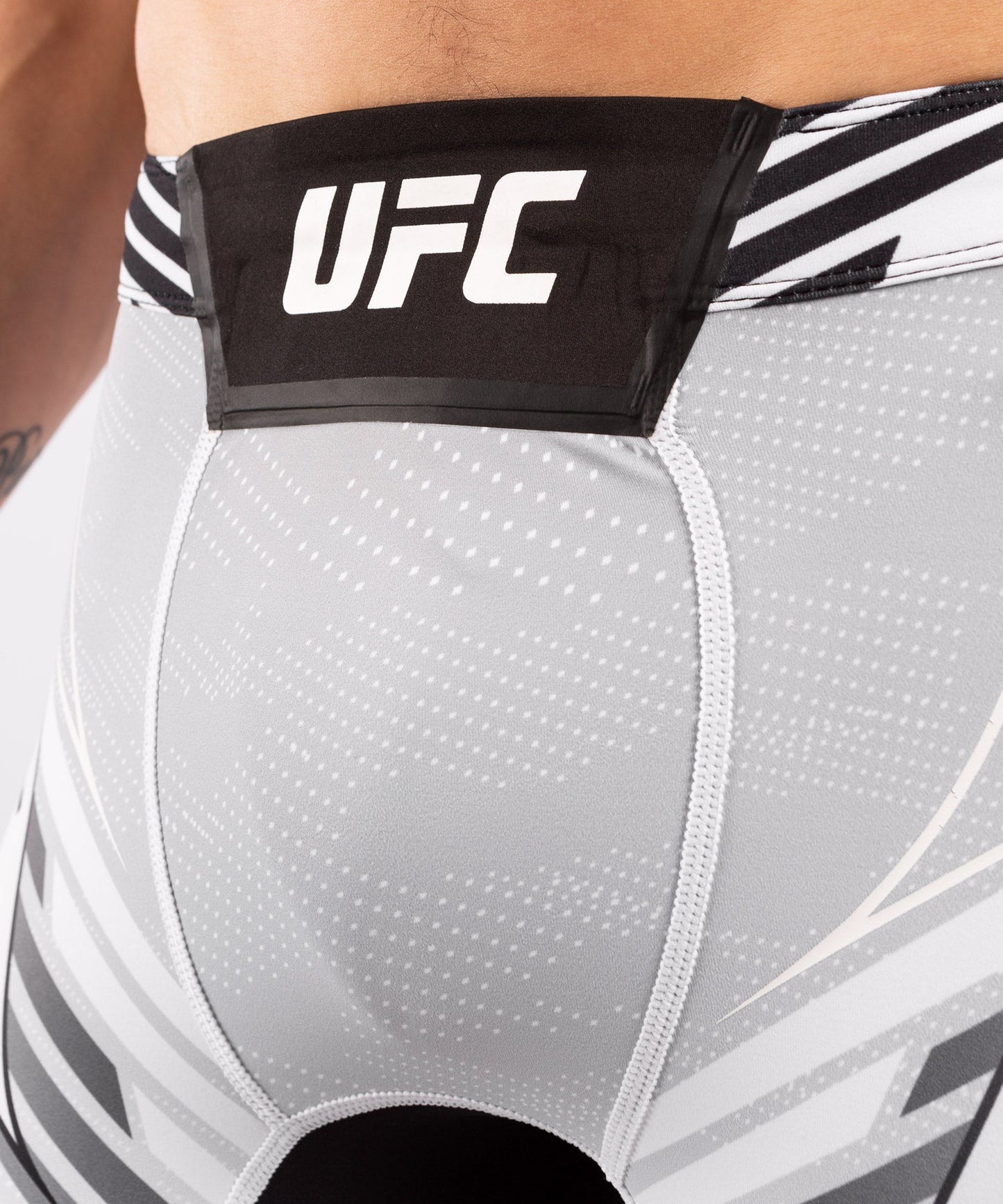 Short de compression pour Hommes UFC Venum Authentic Fight Night - Coupe Longue - Blanc