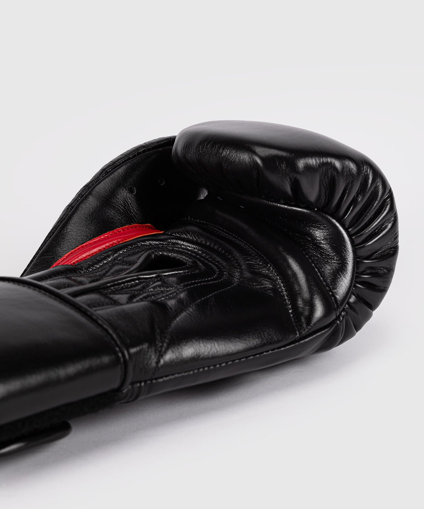 Hit N Move All Day® Pro Grip Plus Guantes de Boxeo - Negro/Rojo