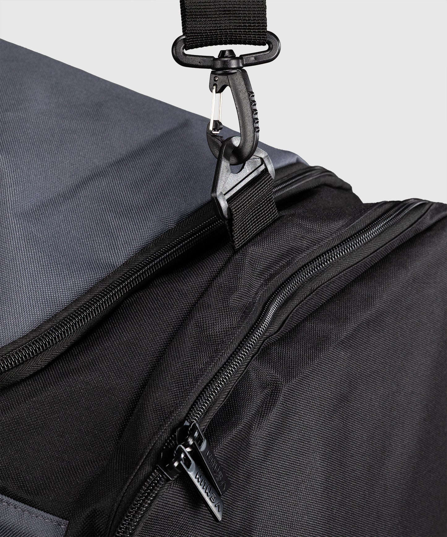Venum Essential Borsa Sportiva (37 L) - Grigio/Nero
