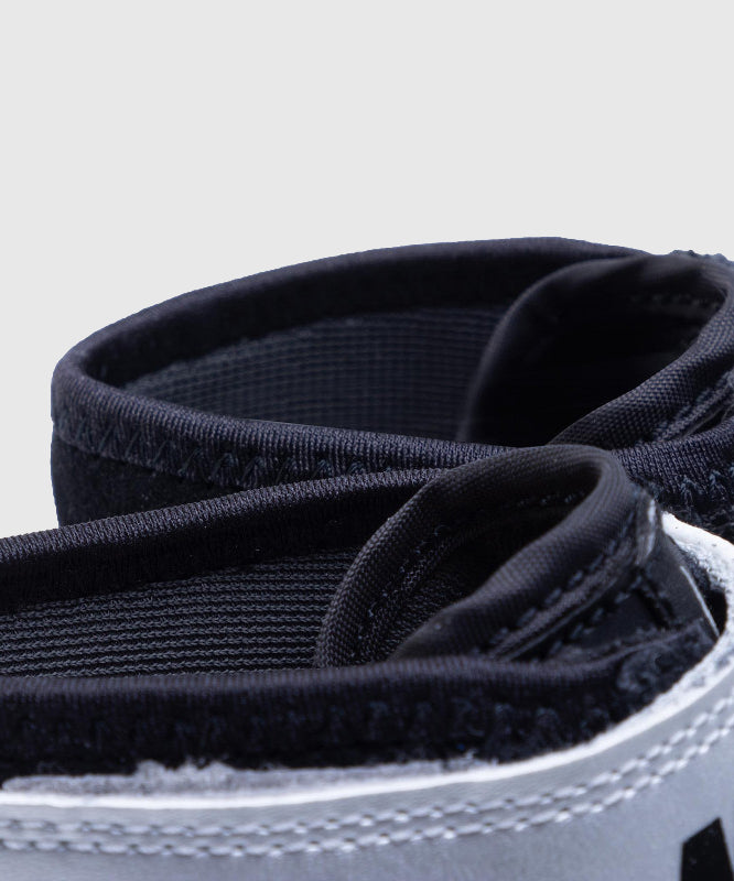 Nike Speedsweep VII Ringerschuhe - Schwarz/Silber