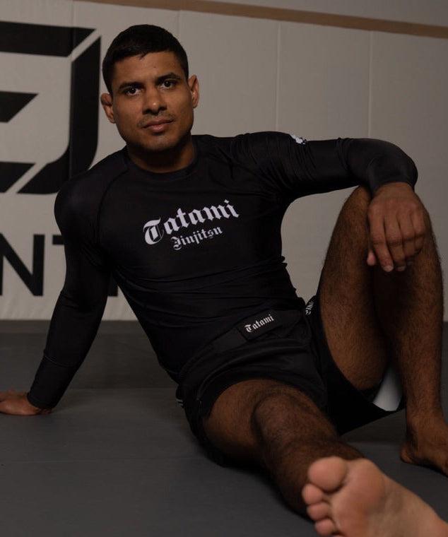T-Shirt De Compression Tatami Fightwear Gothic Manches Longues - Noir