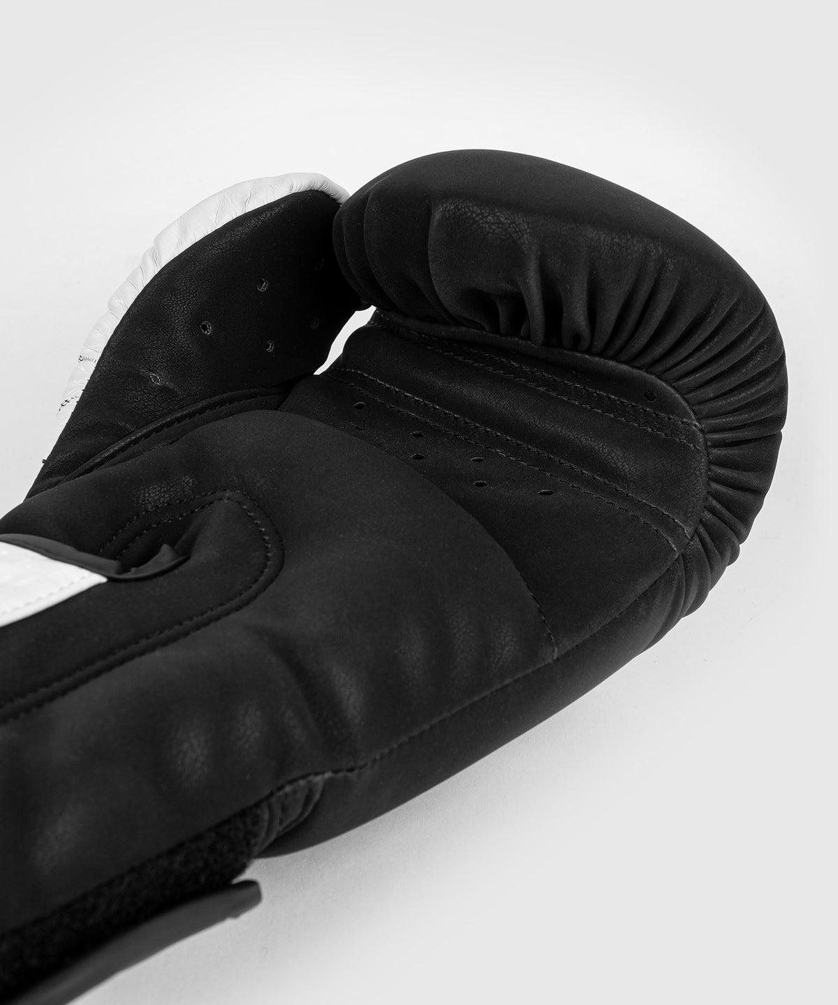 Gants de boxe Venum Legacy
