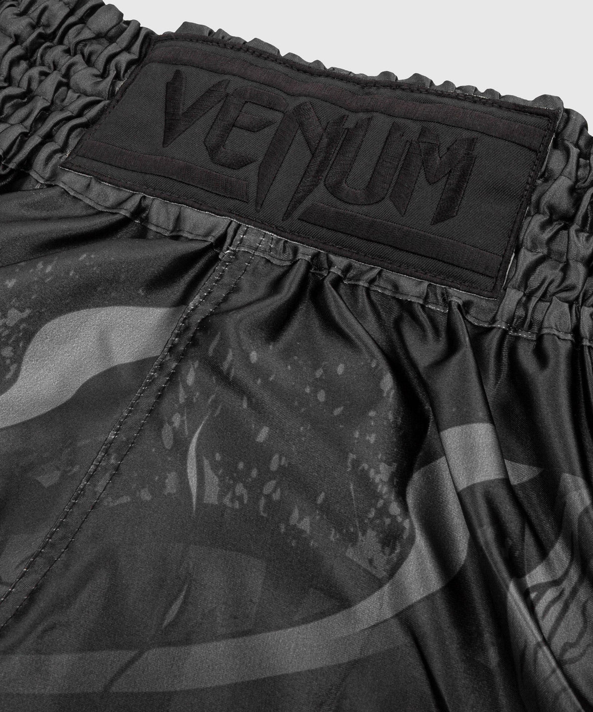 Venum Devil Muay Thai Shorts - Schwarz/Schwarz