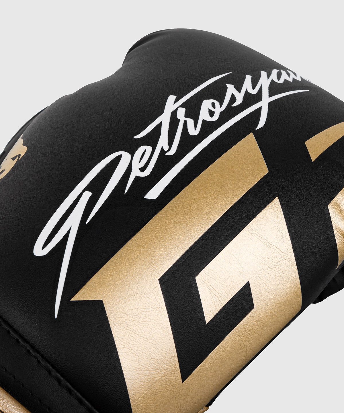 Gants de boxe Venum Petrosyan - Noir/Doré