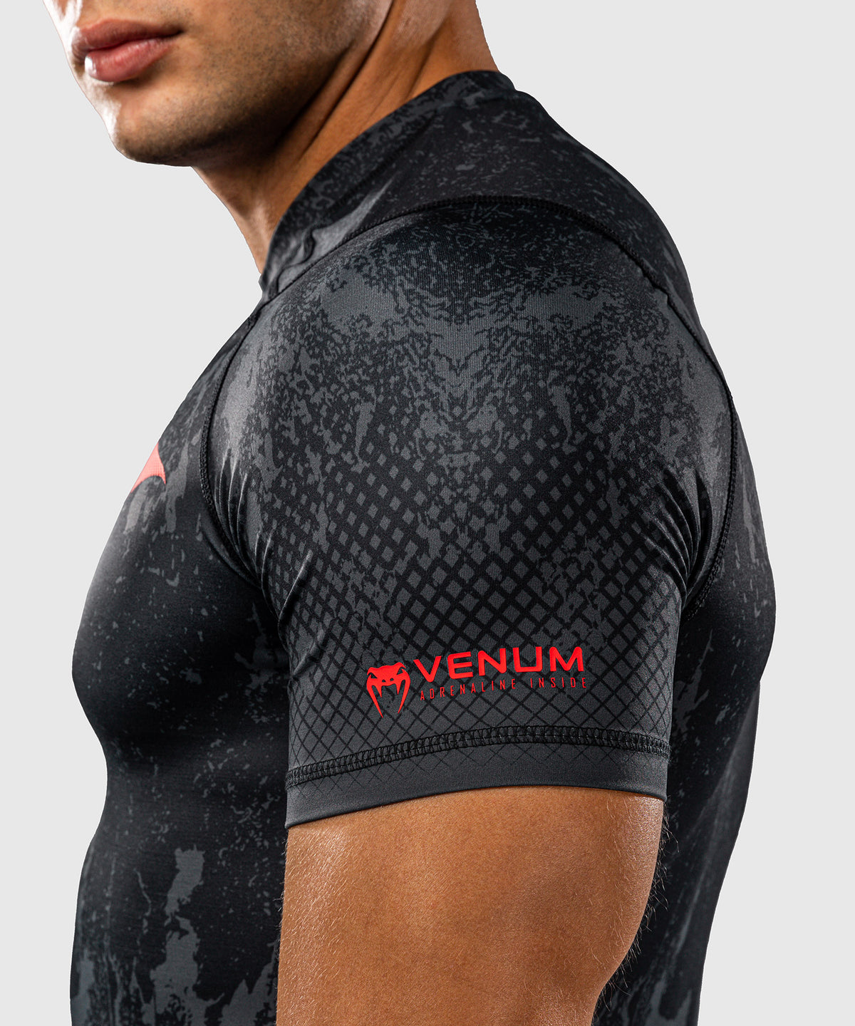 Venum x Batman Kurzarm-Rashguard - Schwarz/Grau/Rot