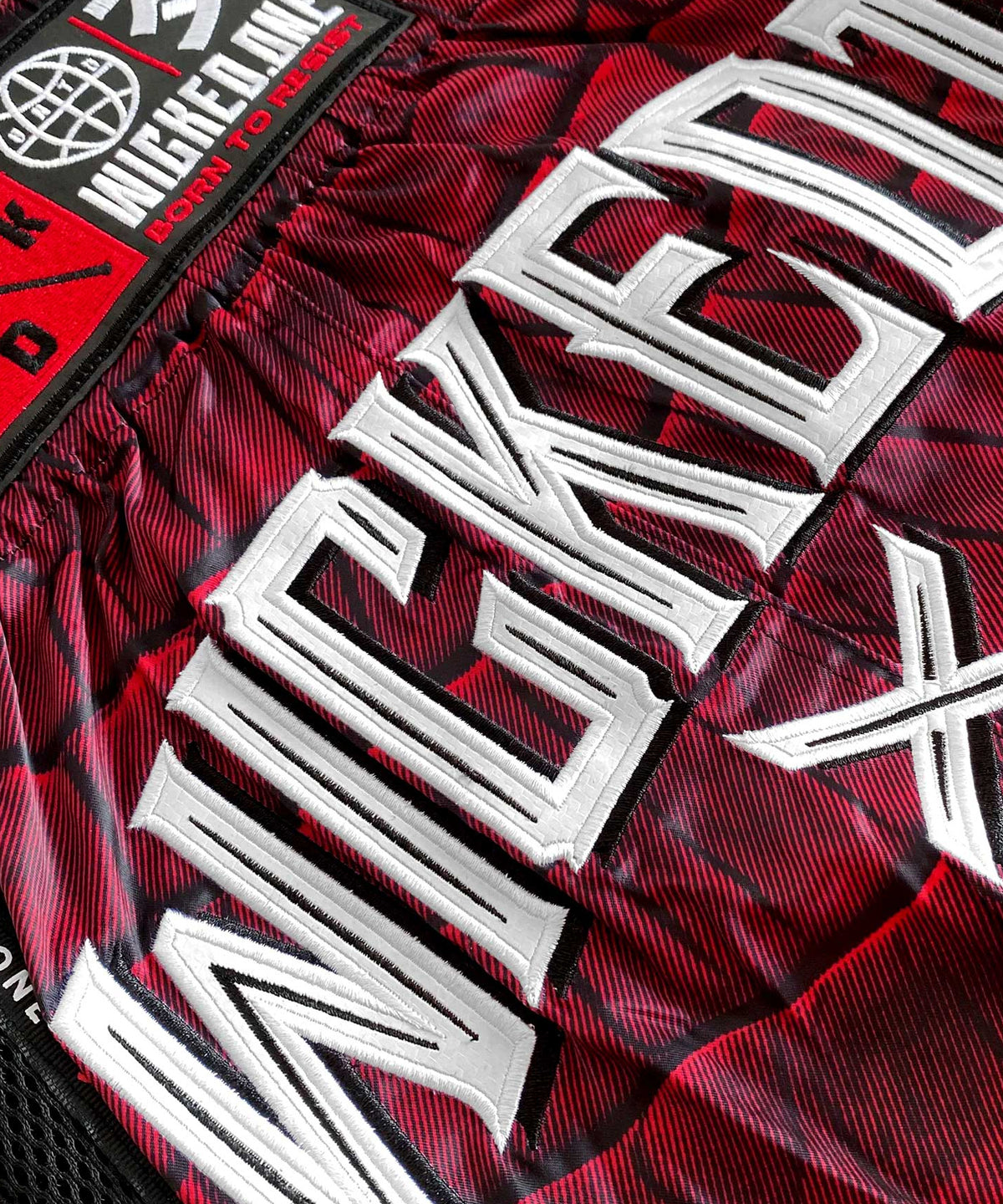 Wicked One Caïman Pantalones de Muay Thai - Rojo/Negro