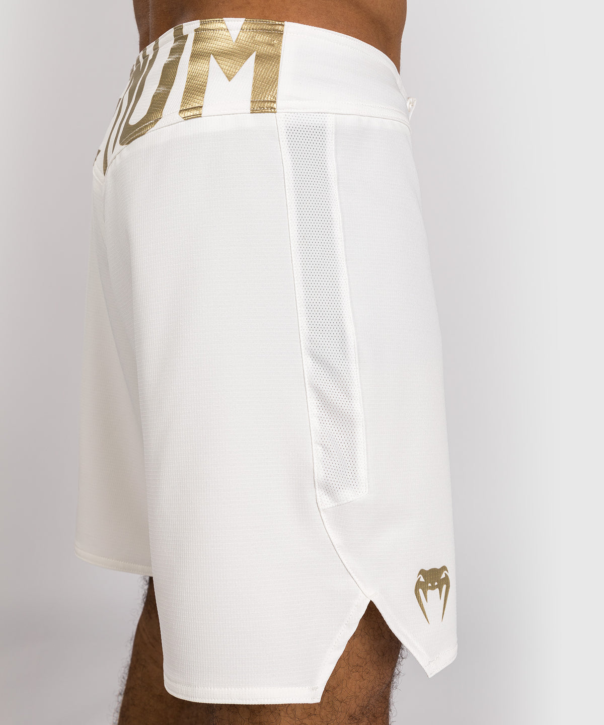 Shorts de combat Venum Light 5.0 - Blanc/Or