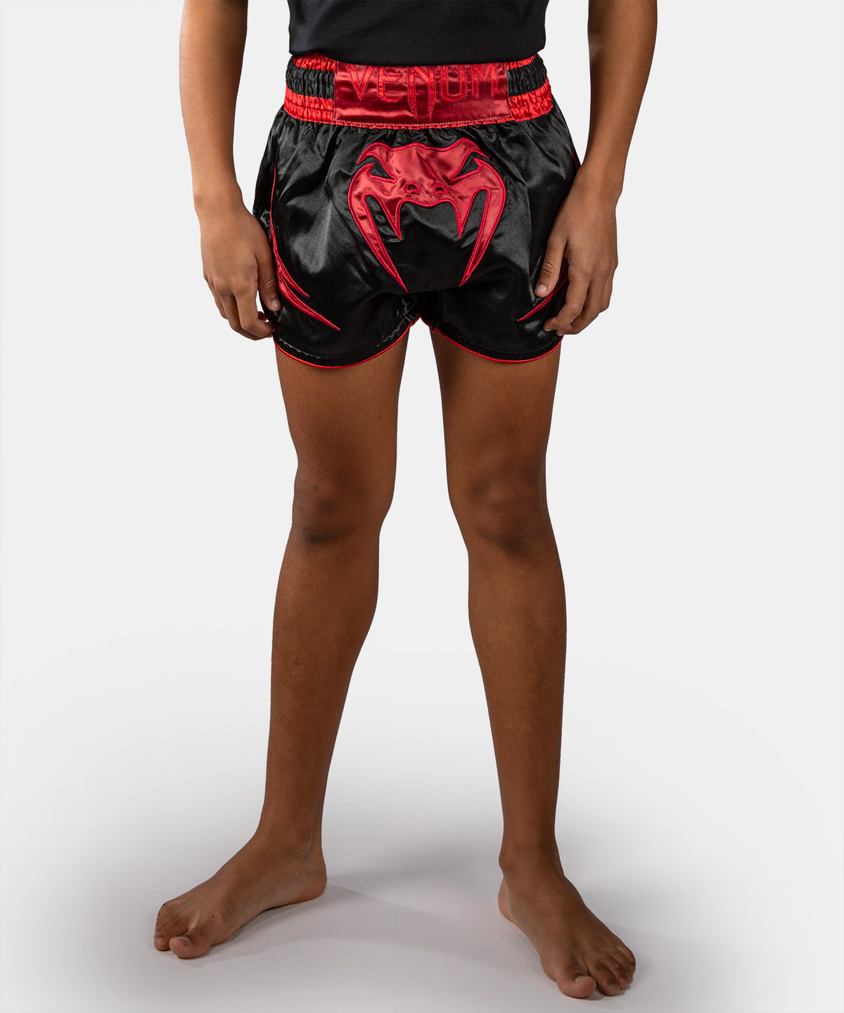 Venum Attack Short de Muay Thai para Niño - Negro/Rojo