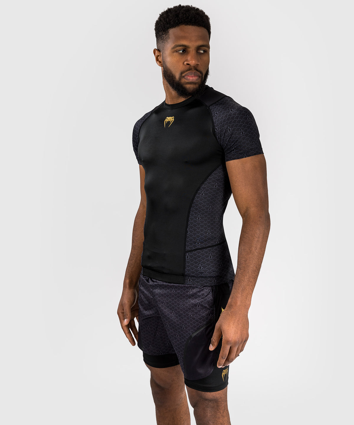 Venum x Assassin’s Creed Shadows Kurzärmeliger Rashguard für Männer - Schwarz