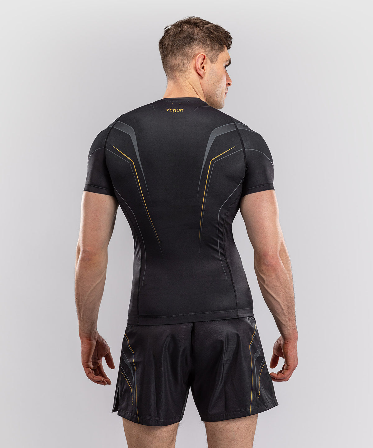 Venum Streamline Rashguard a Maniche Corte – Nero/Oro