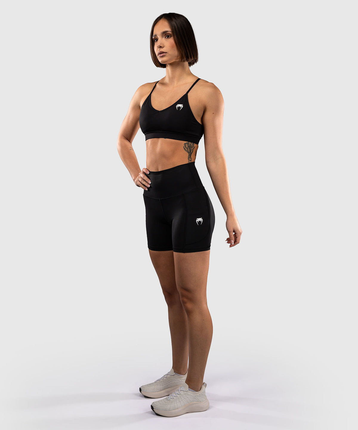 Venum Essential Kompressionsshorts - Schwarz