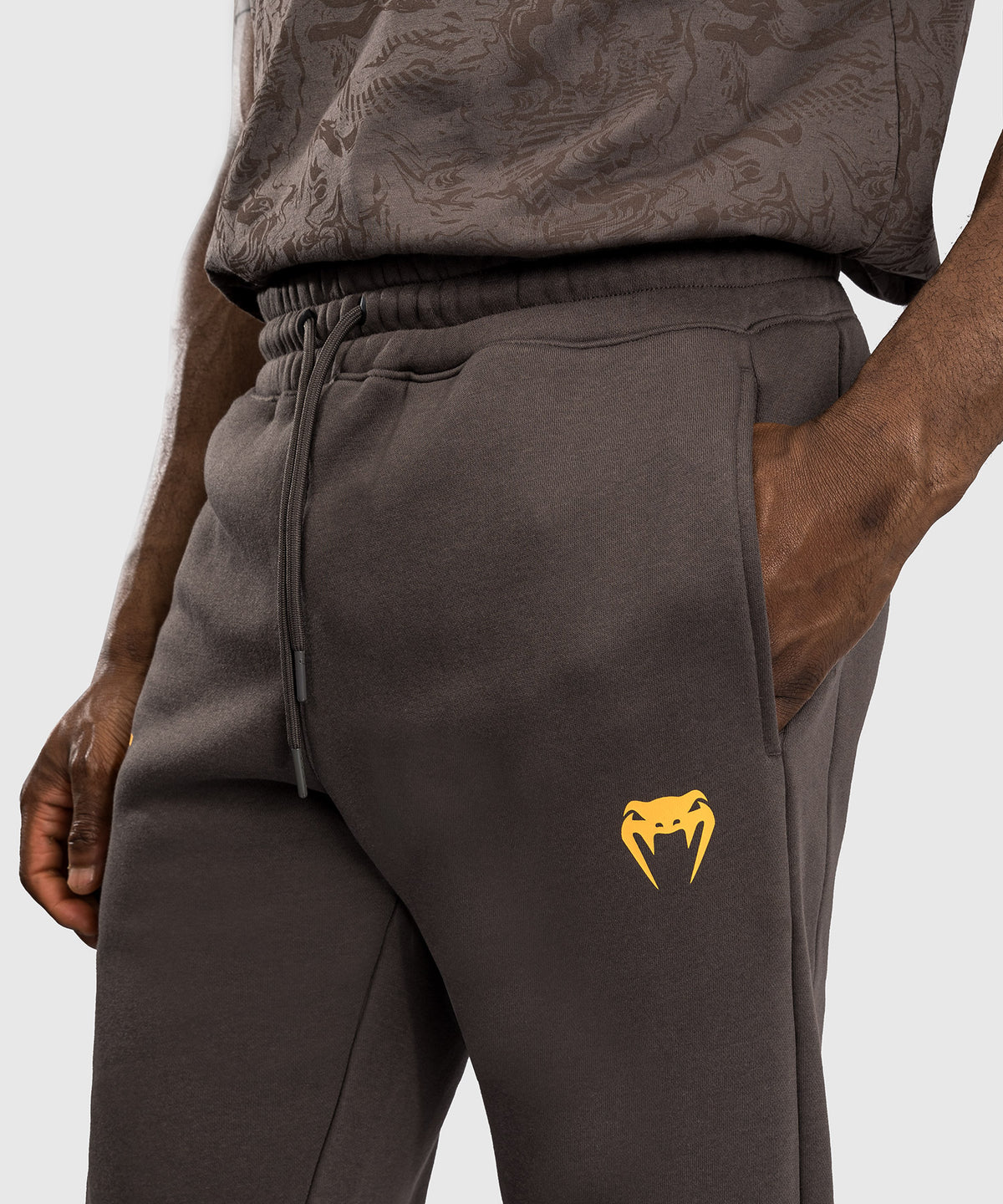 UFC Fusion by Venum Fight Week Pantalón de Algodón para Hombre - Solid Marrón tierra