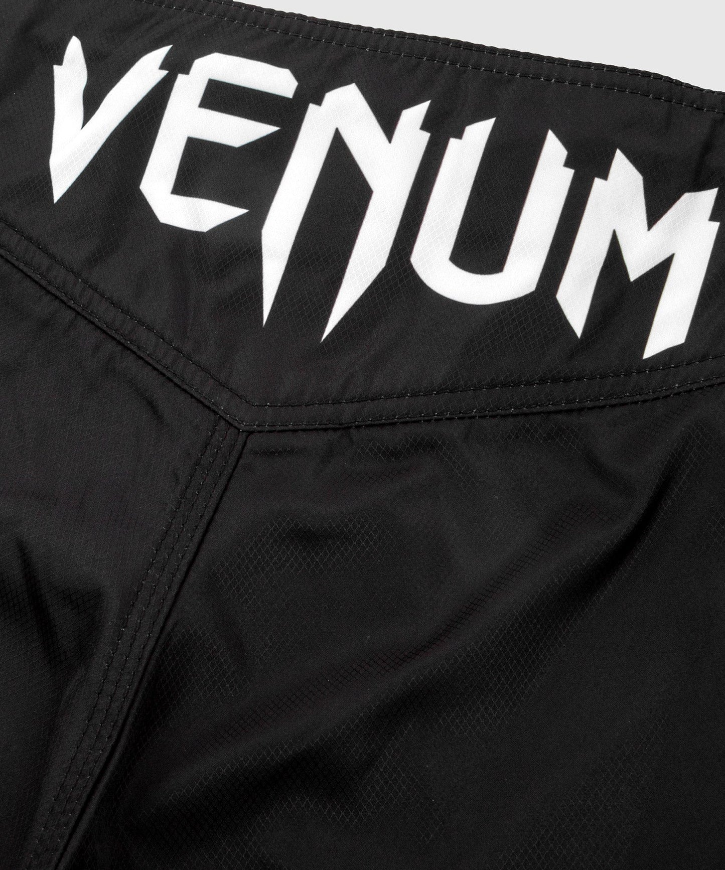 Fightshort Venum Light 3.0 - Noir/Blanc