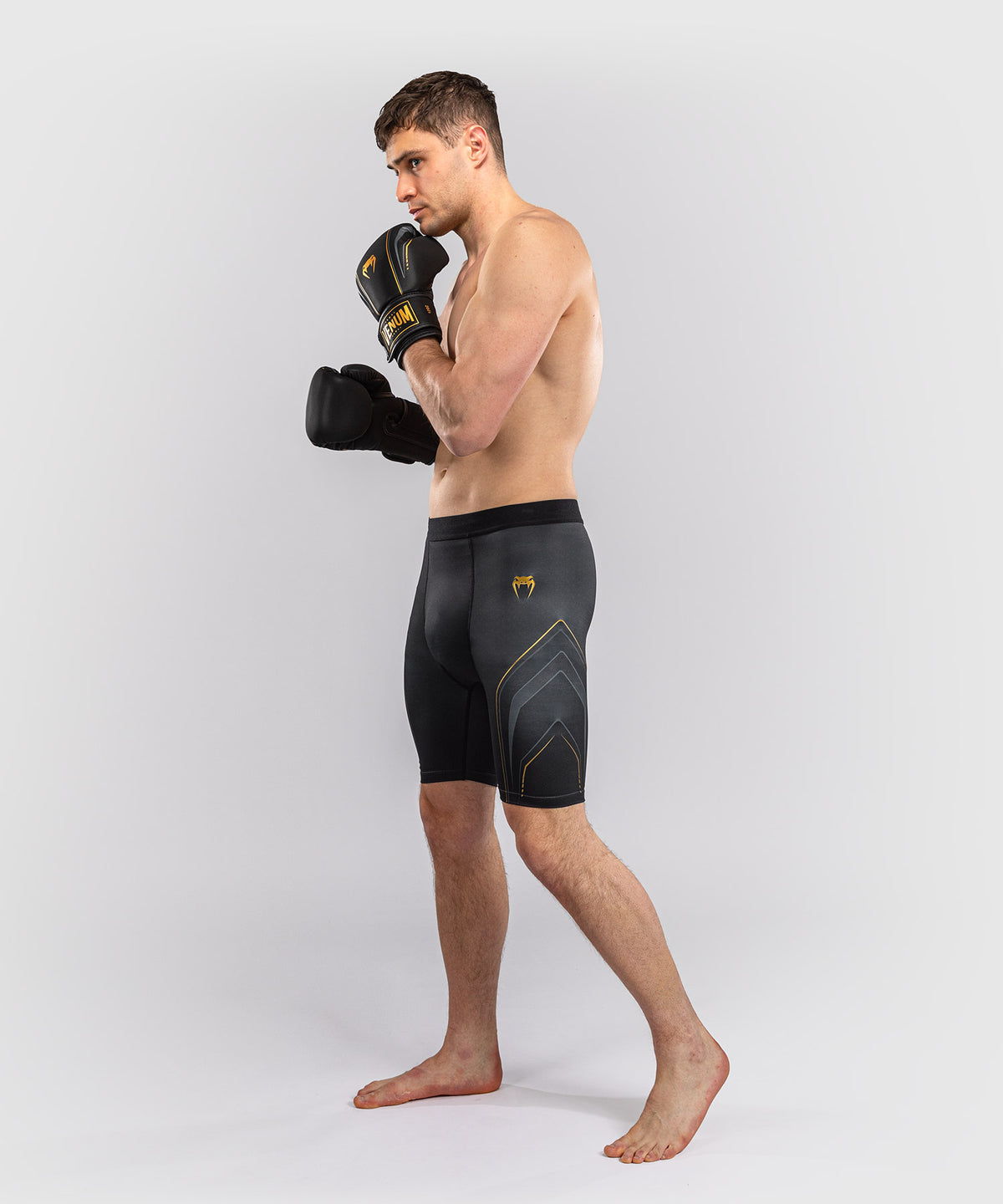 Venum Streamline Kompressionsshort – Schwarz/Gold