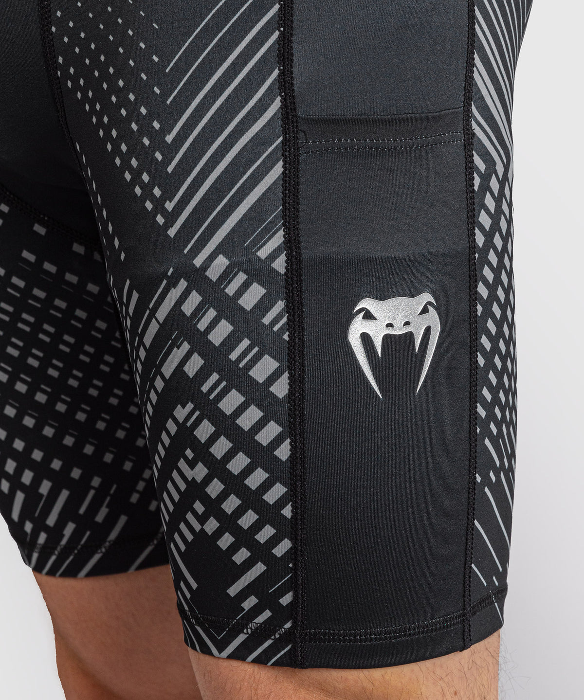 Short de Compression Venum Midnight Fury – Noir/Gris/Argent