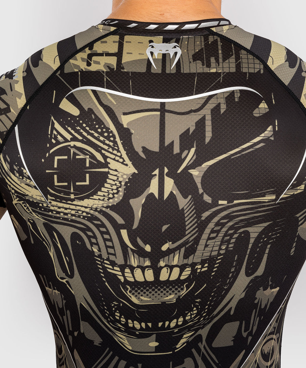 Venum Invader Kurzarm Rashguard - Schwarz/Sand