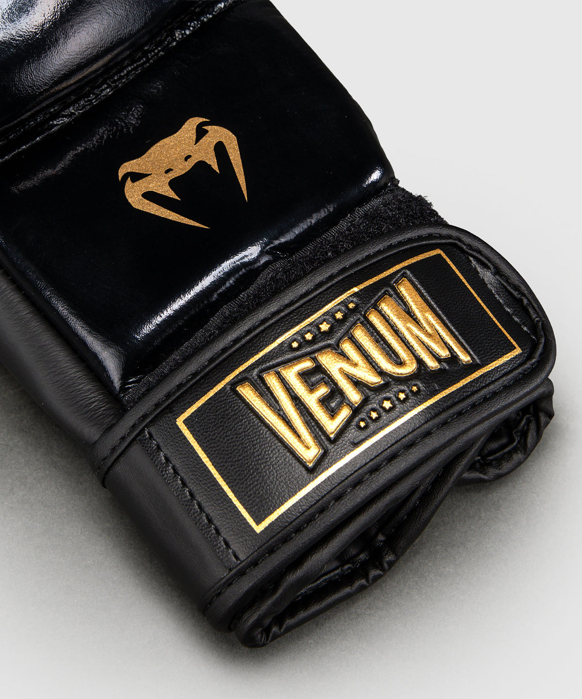 Gants de Sparring en Cuir Venum Attack 2.0 – Noir/Or