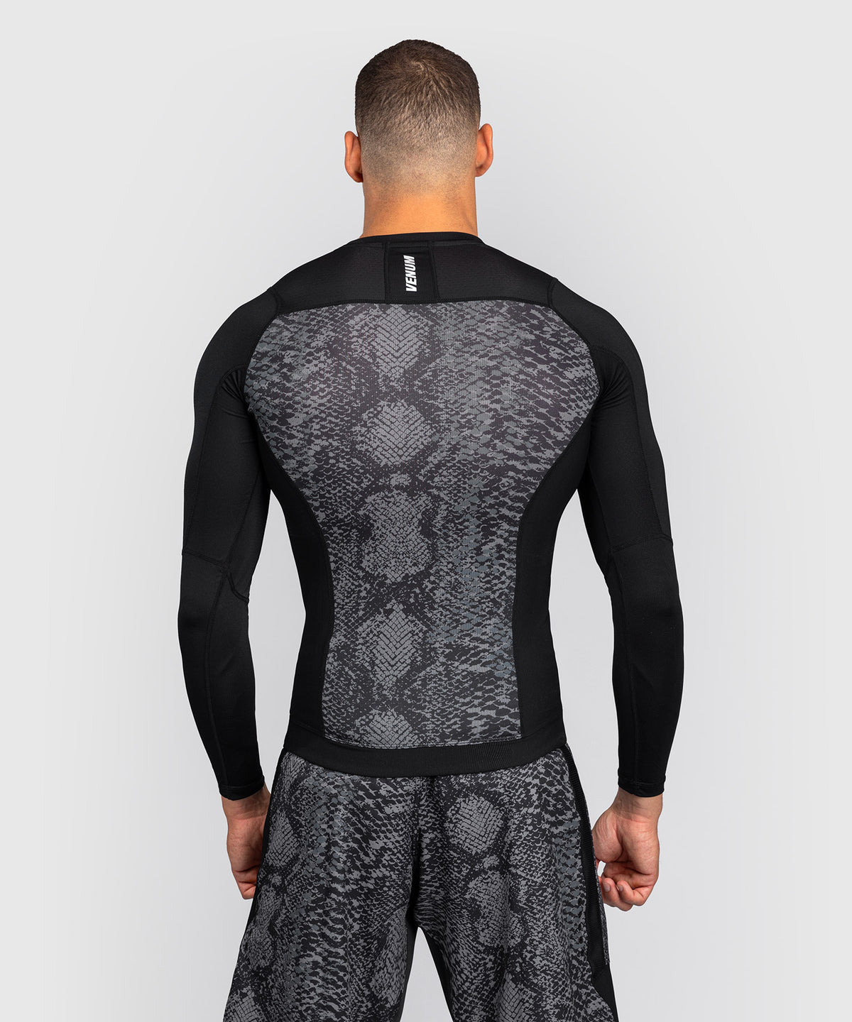 Venum G-Fit Scales Rashguard a Maniche Lunghe – Nero/Grigio Carbone