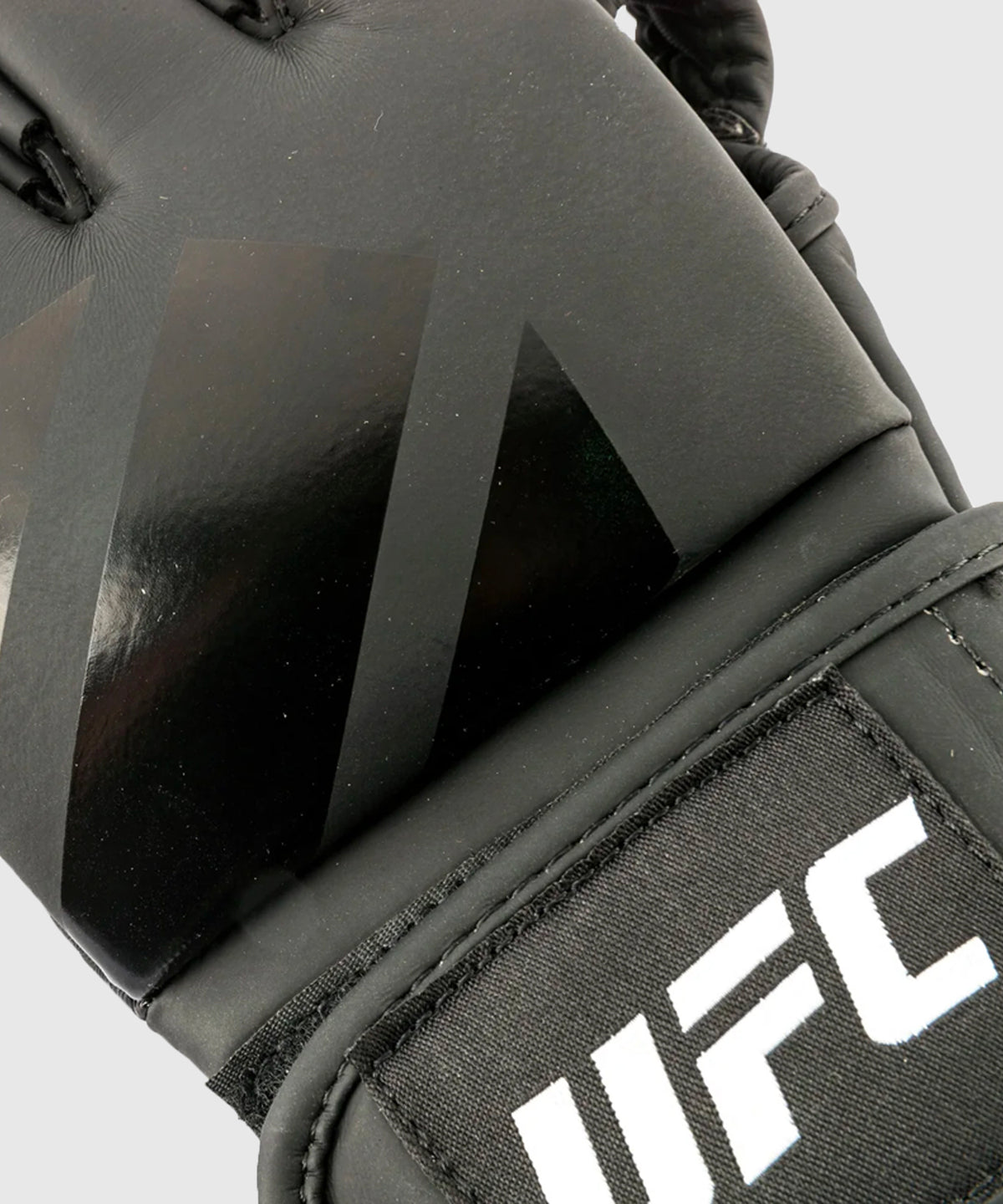 UFC Training Intermix 6oz Guantes de MMA - Negro