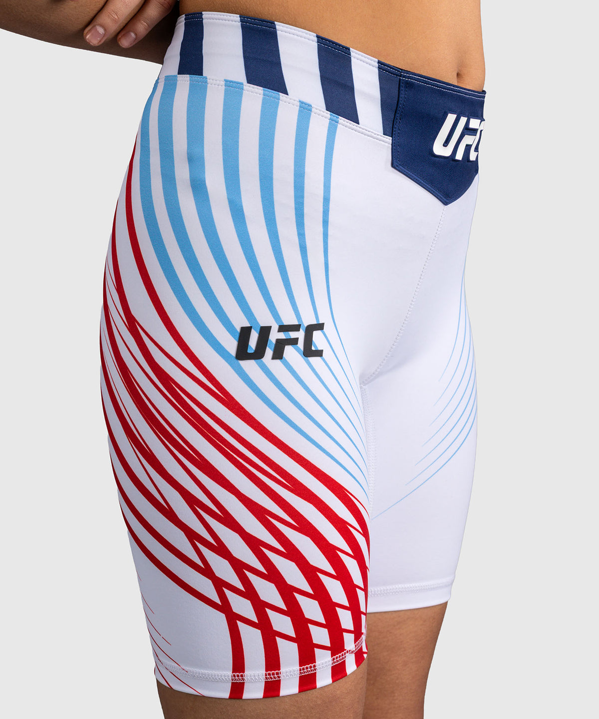 Official UFC Freedom 250 by Venum Authentic Pantaloncini Vale Tudo taglio lungo da donna - Bianco