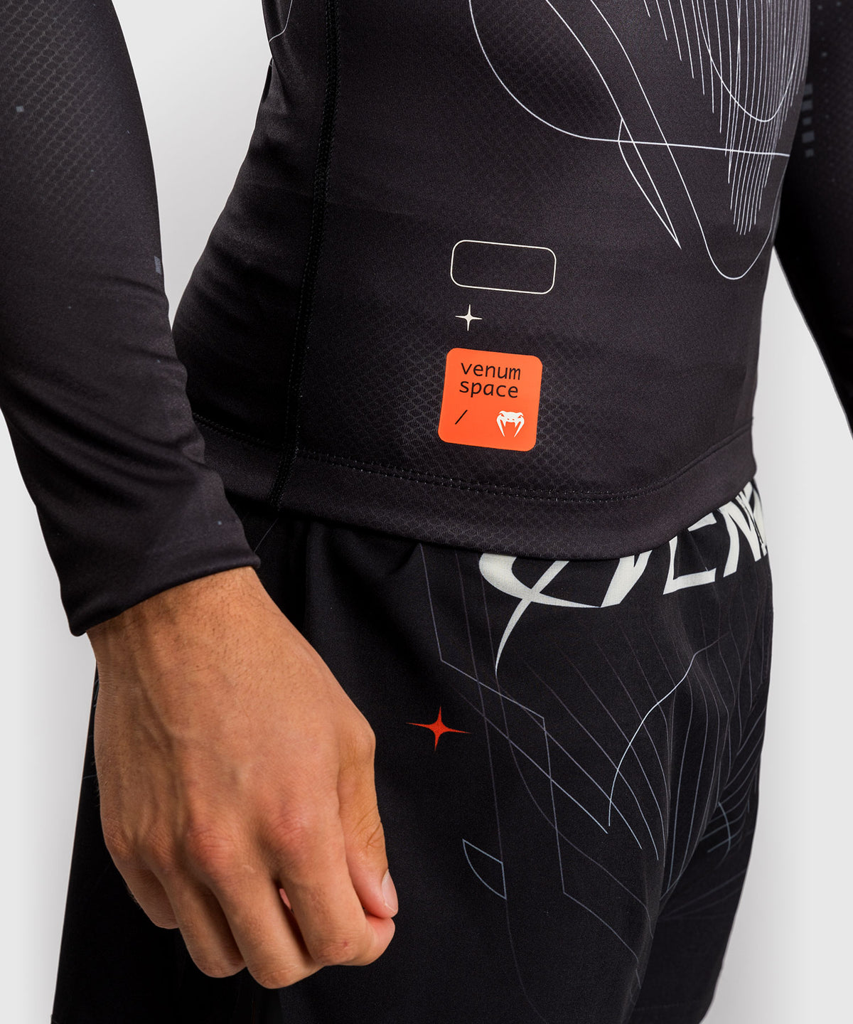 Venum Eclipse Langarm Rashguard – Schwarz/Ivory