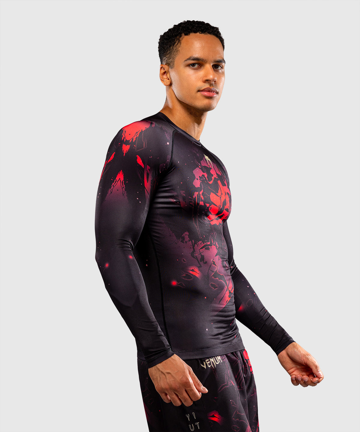 Jujutsu Kaisen x Venum Itadori Rashguard a Maniche Lunghe – Nero/Rosso