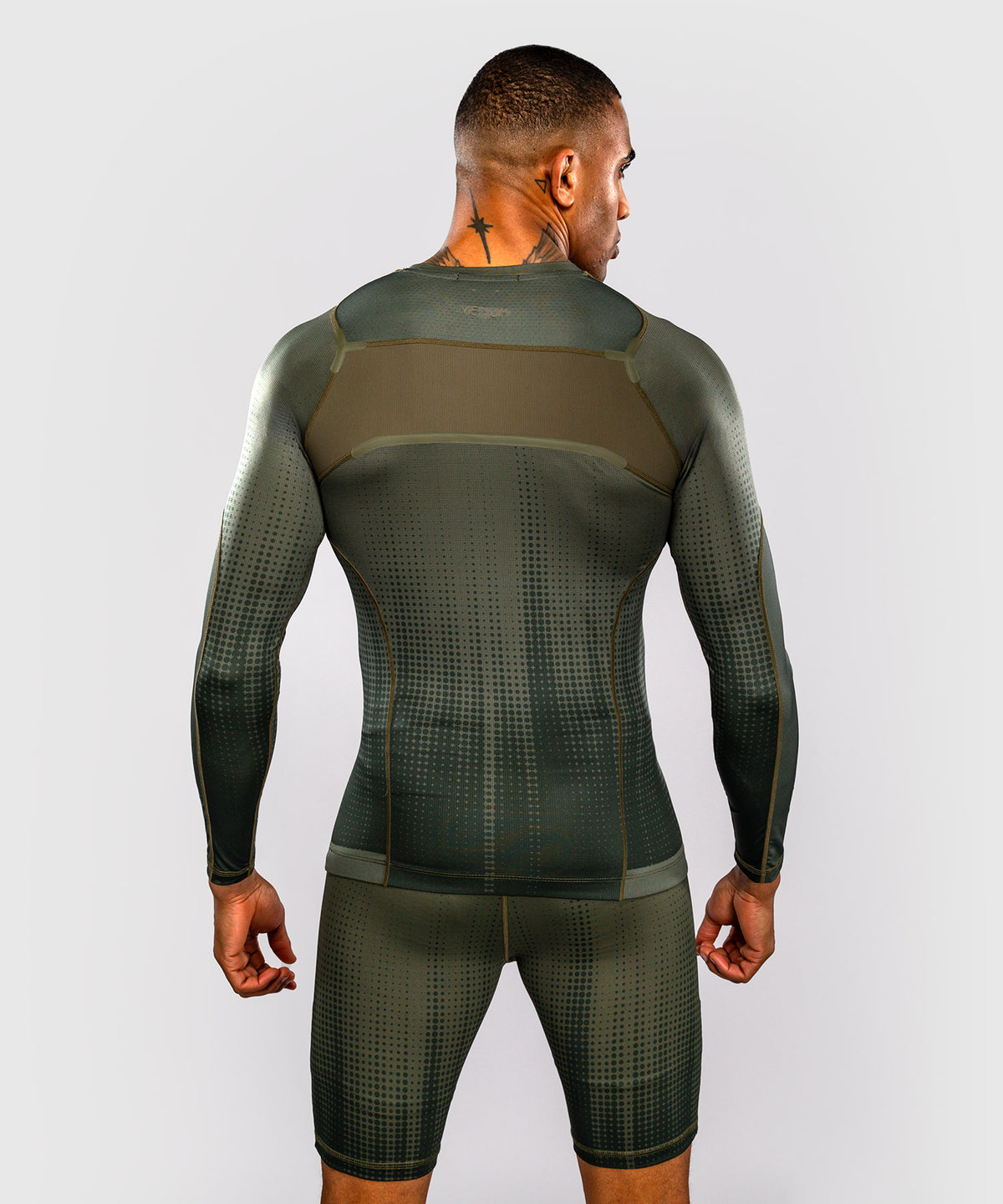 Venum Stealth Rashguard Manga Larga – Caqui/Verde Oscuro