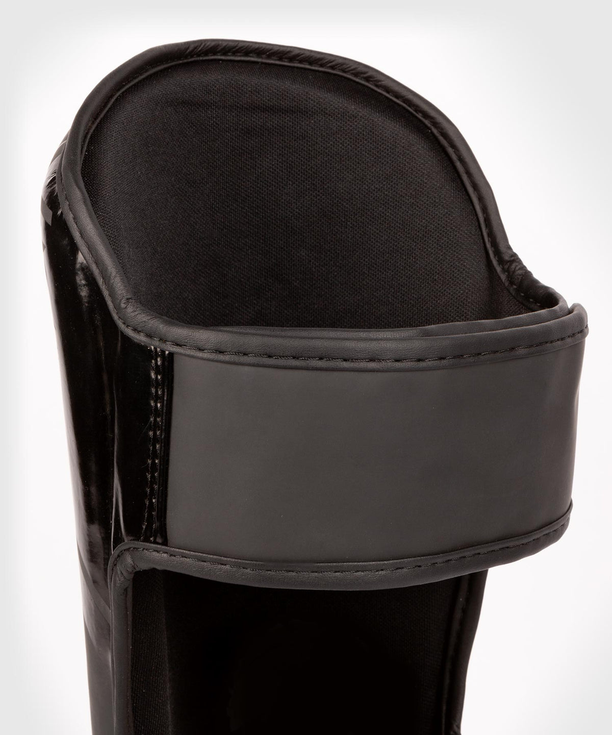 Venum Contender 2.0 shin guards - Black/Black