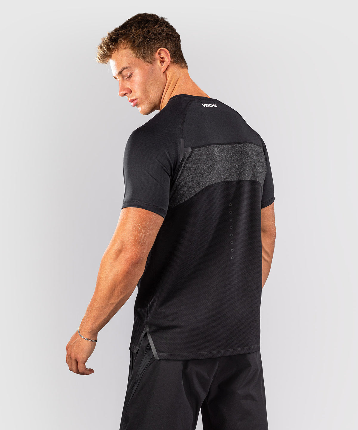 Venum G-Fit Scale Camiseta Dry Tech - Negro