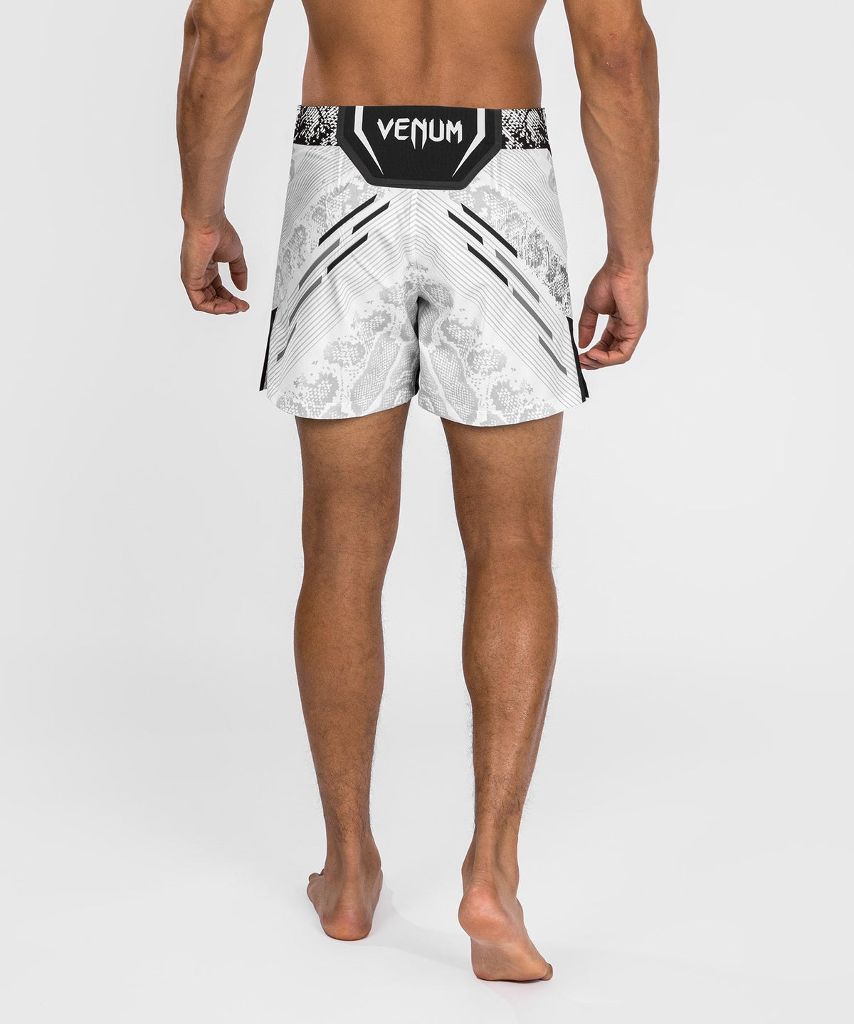 Herren UFC Adrenaline by Venum Authentic Fight Night Shorts - Kurz geschnittene Kampfhose - Weiß