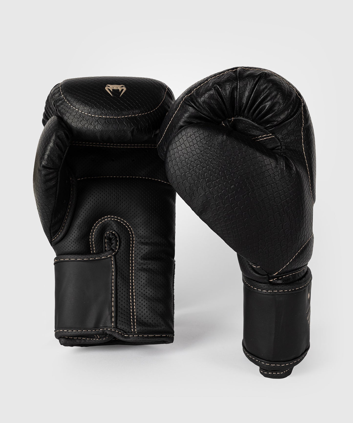 Venum Impact Evo Scales Guanti da boxe – Nero