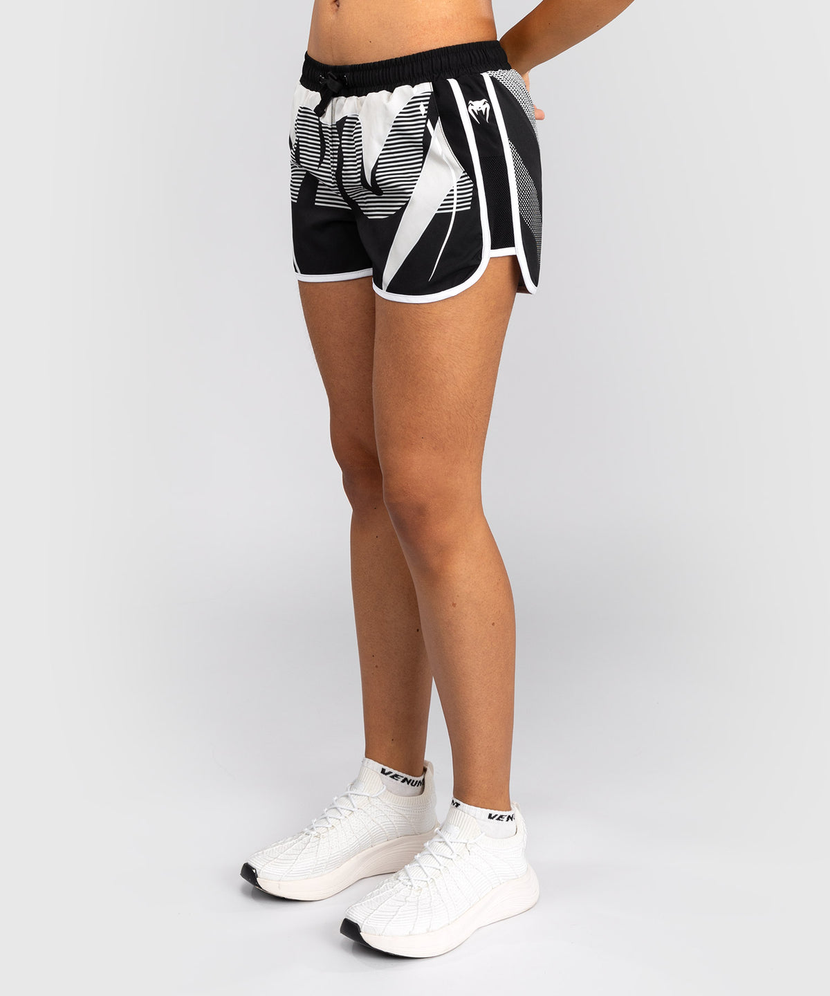 Short d’Entraînement Femme Venum Adrenaline – Noir/Ivoire