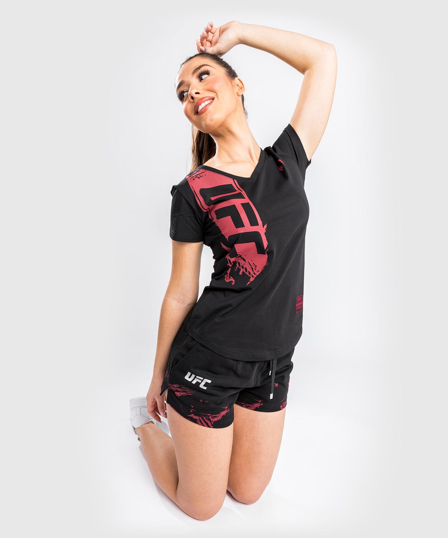 T-Shirt UFC Venum Authentic Fight Week 2.0 - Pour Femmes - Noir/Rouge