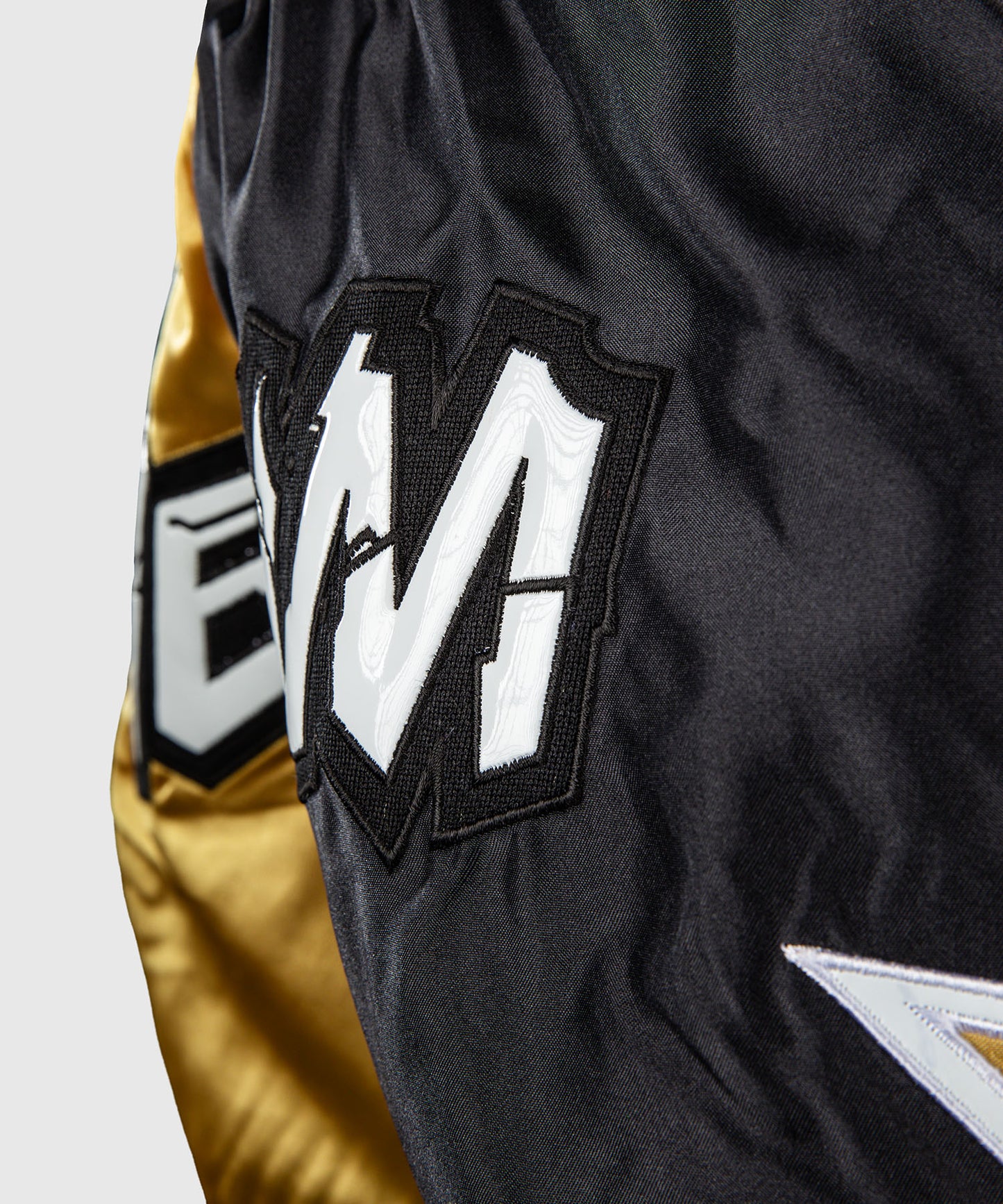 Short de Muay Thai Venum Inferno 2.0 - Noir/Or