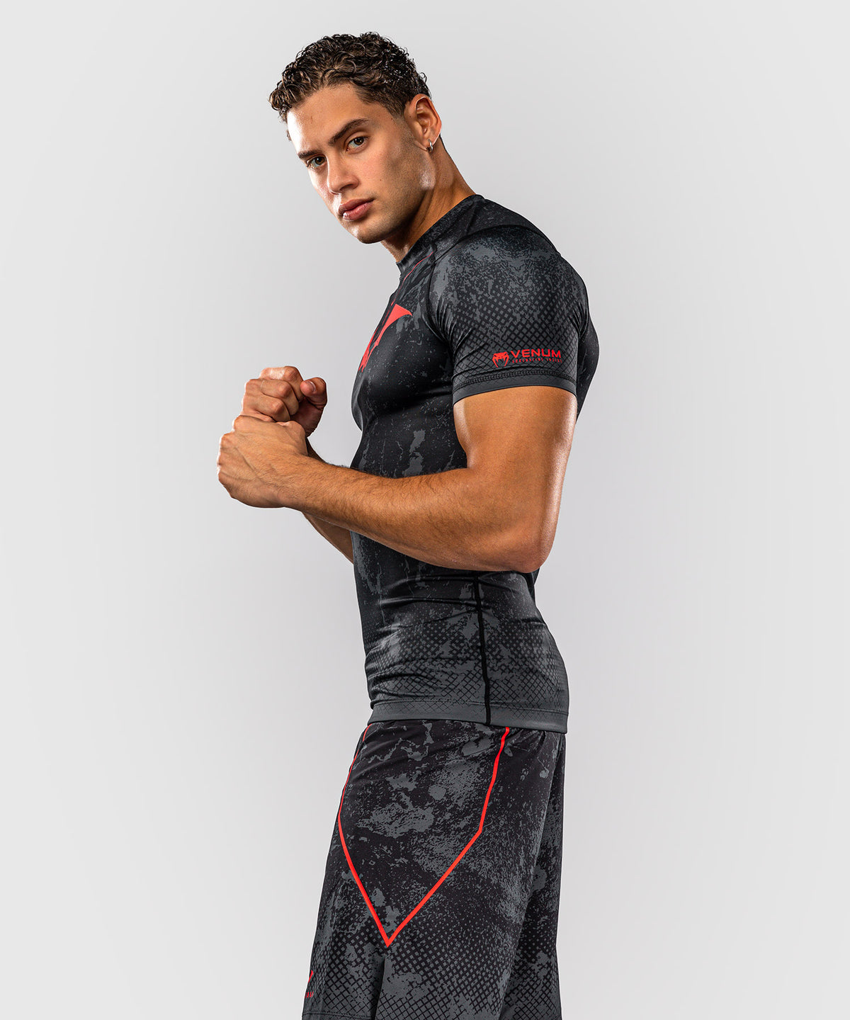 Venum x Batman Kurzarm-Rashguard - Schwarz/Grau/Rot