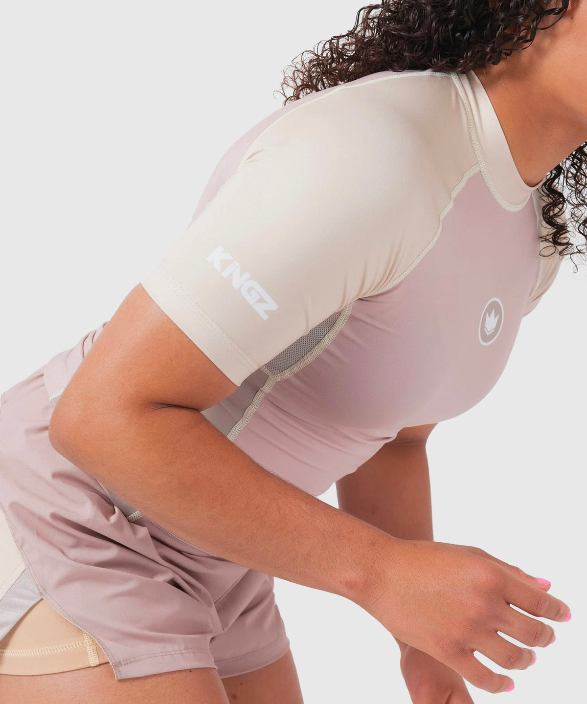 Kingz Terra Rashguard de Manga Corta para Mujer - Rosa/Beige