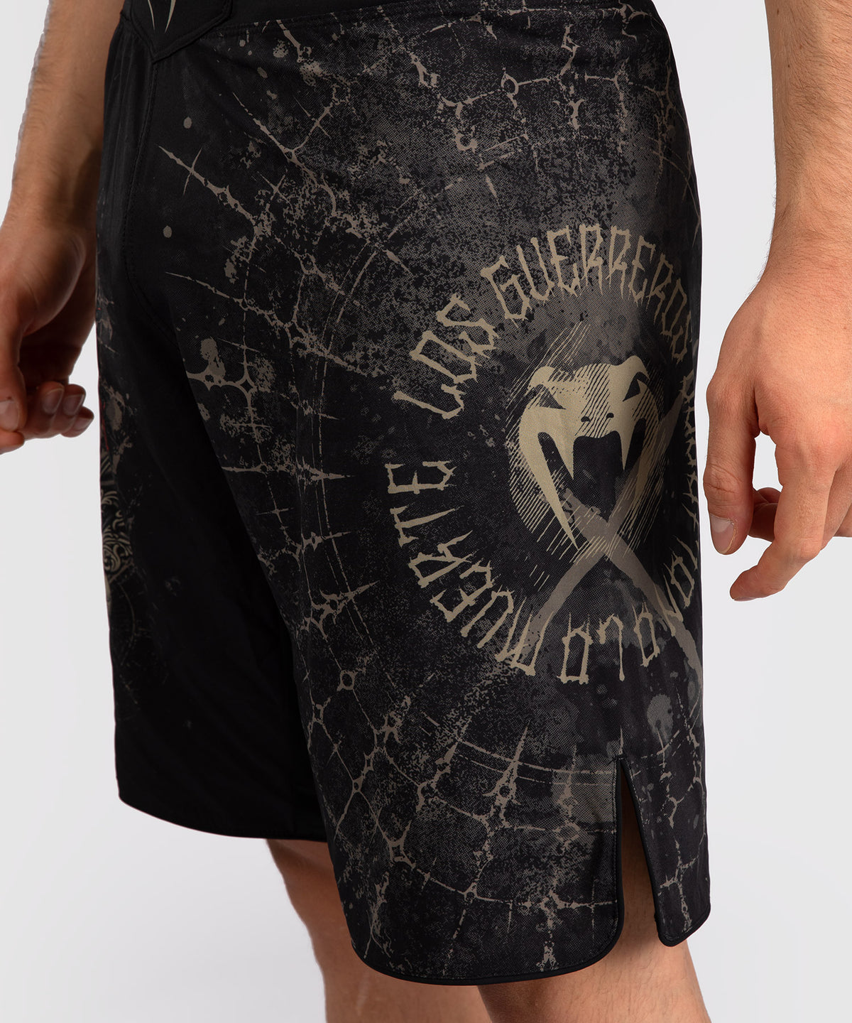 Short de Combat pour Hommes Venum Santa Muerte 5.0 - Noir Profond/Or