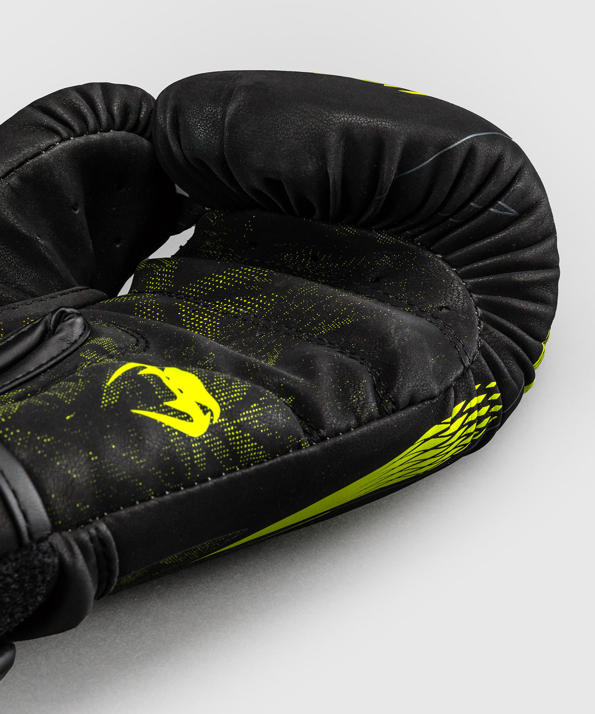 Venum Impact Amazonia Reborn Guantoni da boxe Impact - Nero/Verde