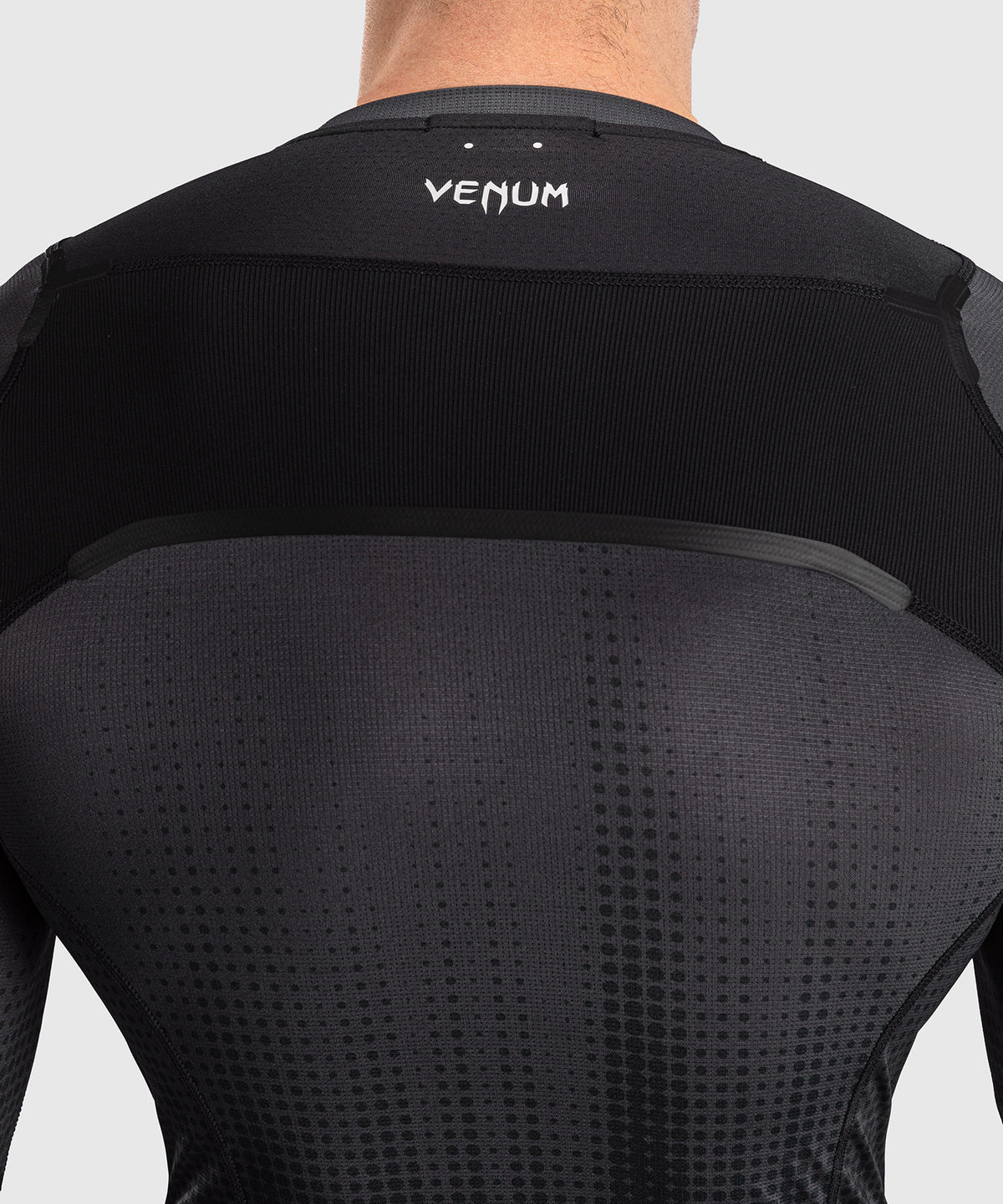 Venum Stealth Rashguard a Maniche Lunghe – Nero/Bianco