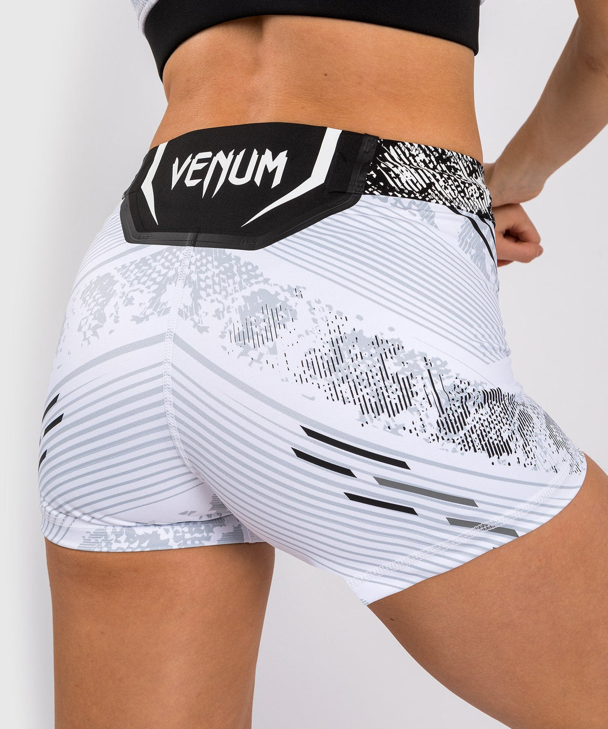 Short de Short de compression Fit pour Femmes UFC Adrenaline by Venum Authentic Fight Night - Blanc
